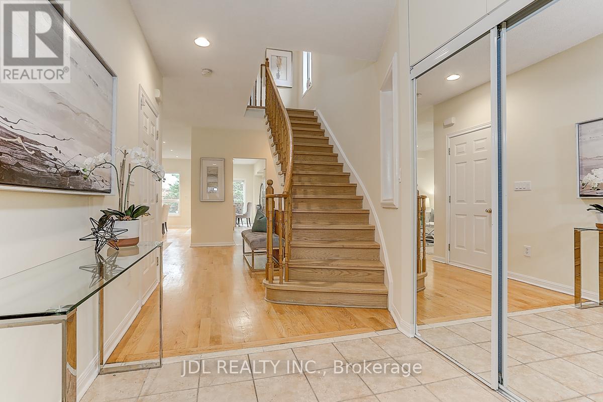 14 Zermatt Way, Markham, Ontario  L3R 5H9 - Photo 5 - N13030514