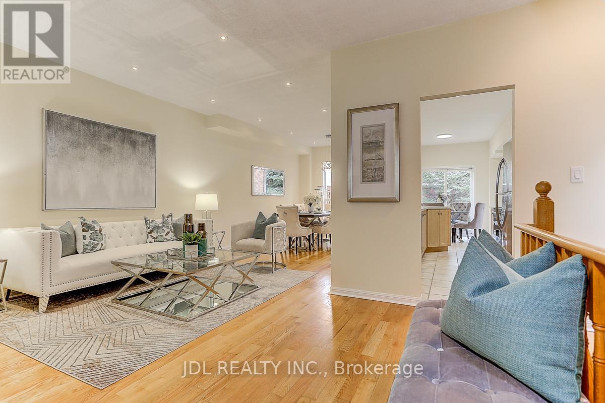 14 Zermatt Way, Markham, Ontario  L3R 5H9 - Photo 6 - N13030514