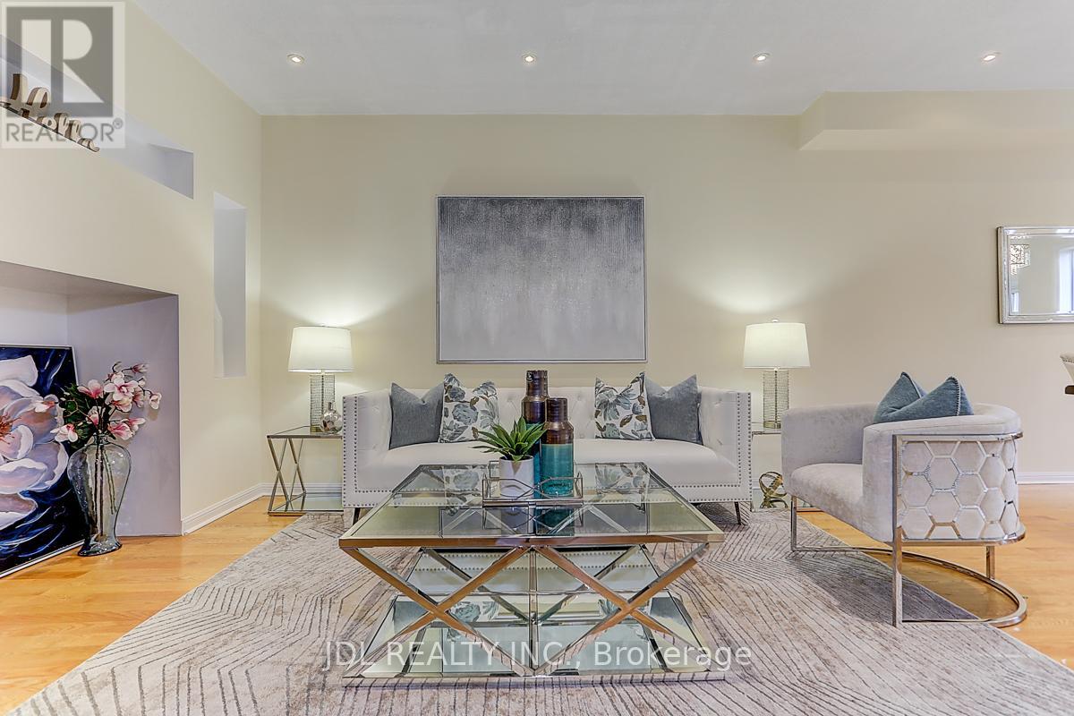 14 Zermatt Way, Markham, Ontario  L3R 5H9 - Photo 9 - N13030514