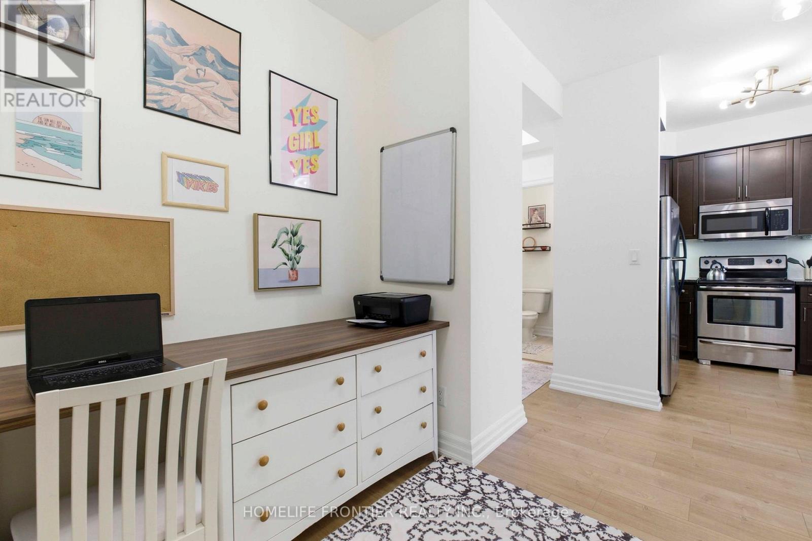 209 - 180 John West Way, Aurora, Ontario  L4G 0R3 - Photo 7 - N13030546