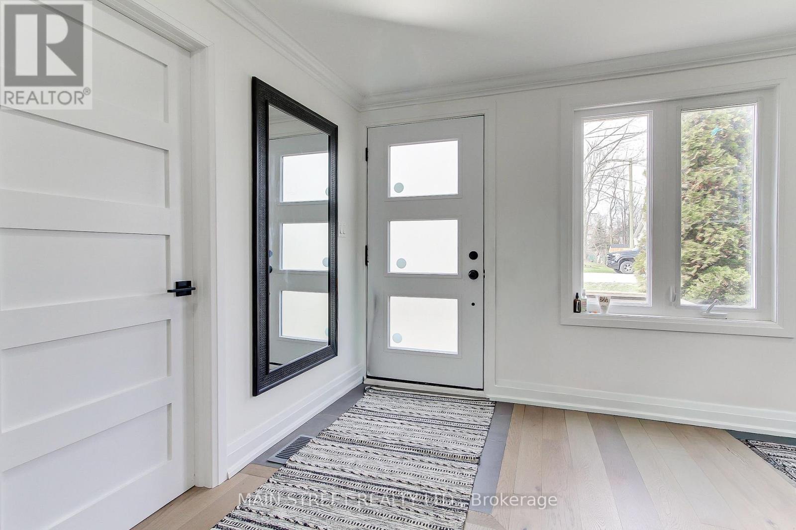 127 Woodfield Drive N, Georgina, Ontario  L0E 1N0 - Photo 3 - N13030568