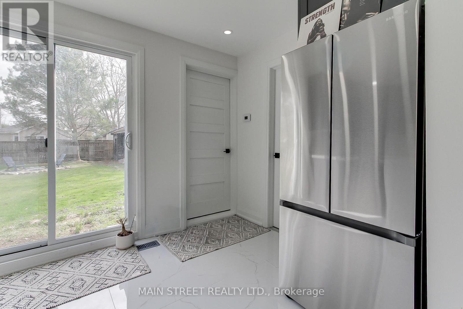 127 Woodfield Drive N, Georgina, Ontario  L0E 1N0 - Photo 6 - N13030568