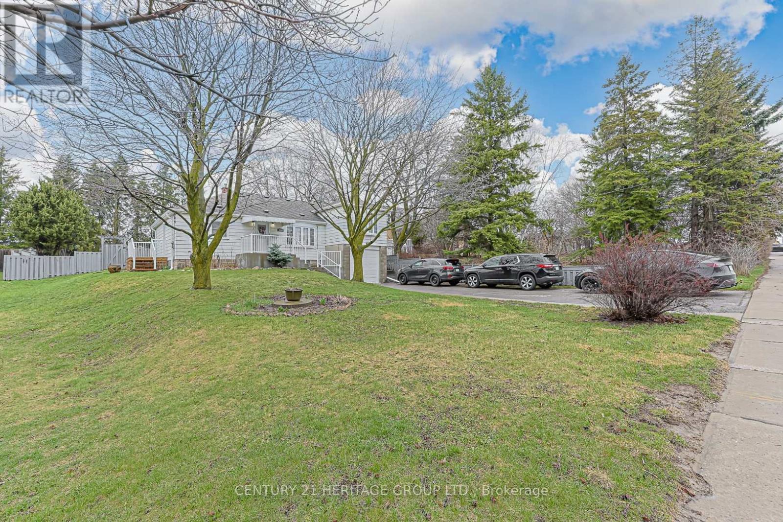 1059 Gorham Street, Newmarket, Ontario  L3Y 5G9 - Photo 2 - N13030628