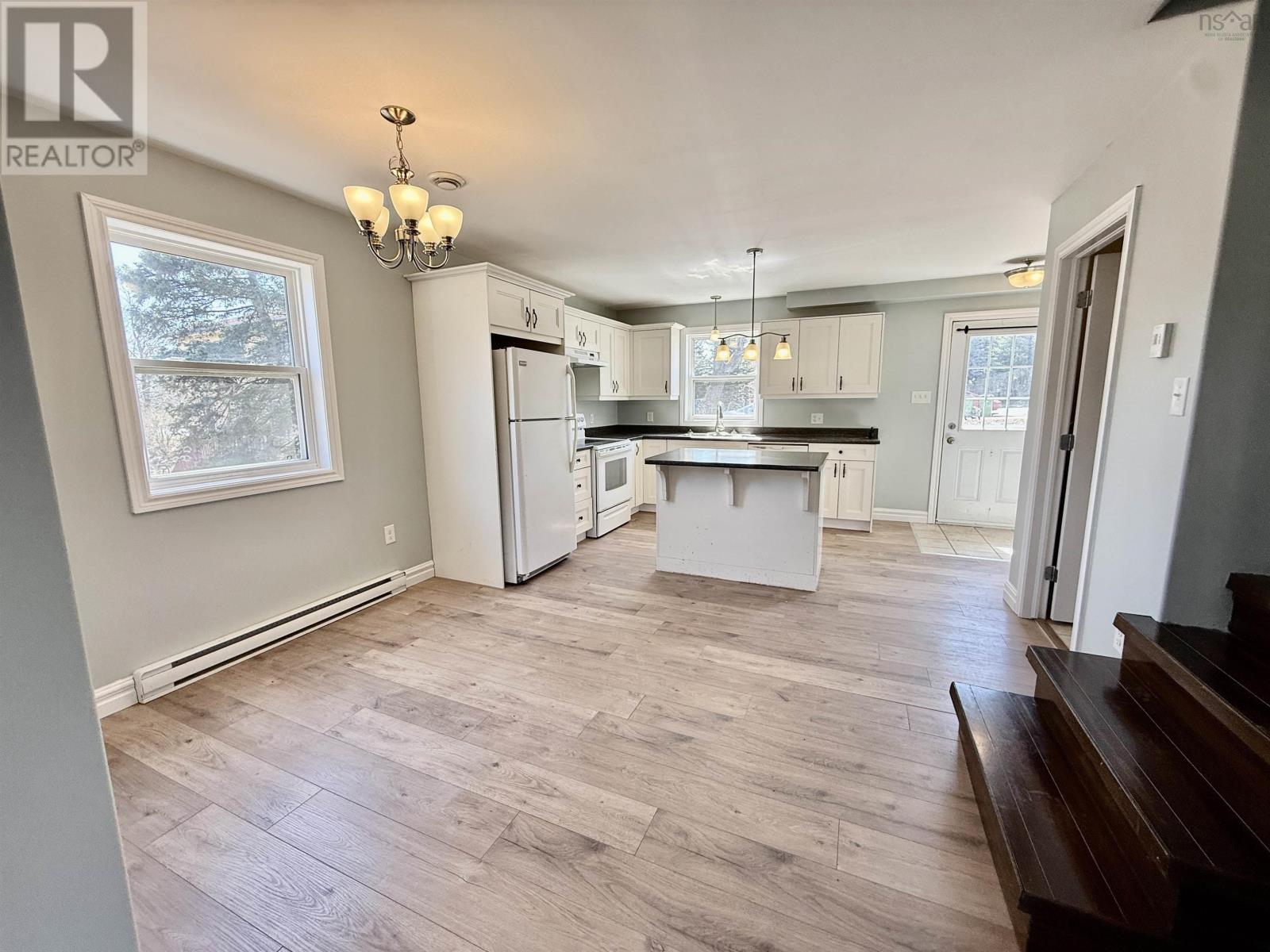 719 Pleasant Street, Dartmouth, Nova Scotia  B2W 1A8 - Photo 3 - 202607136