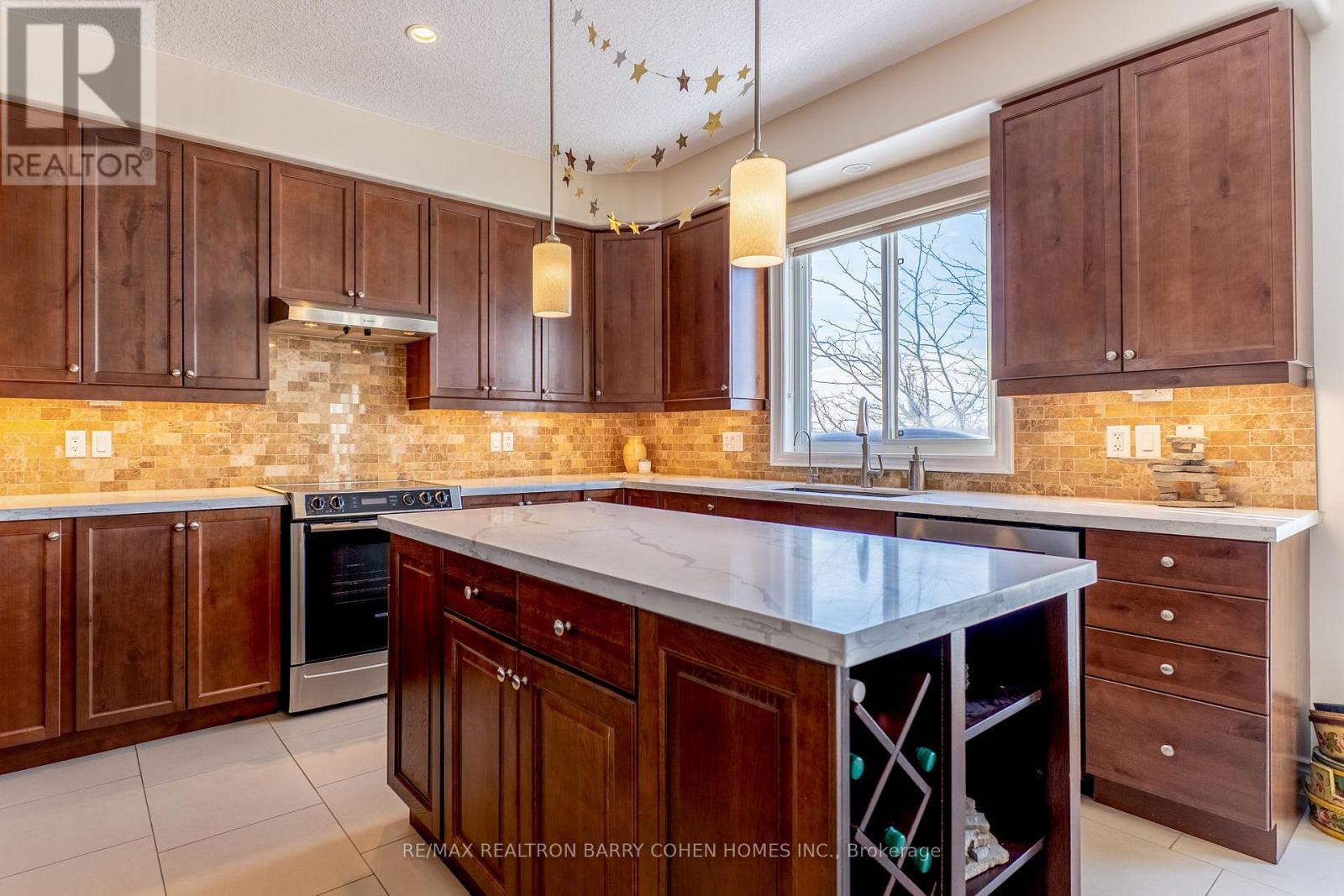 137 Jewel House Lane, Barrie (Innis-Shore), Ontario  L4N 6E1 - Photo 14 - S13030352