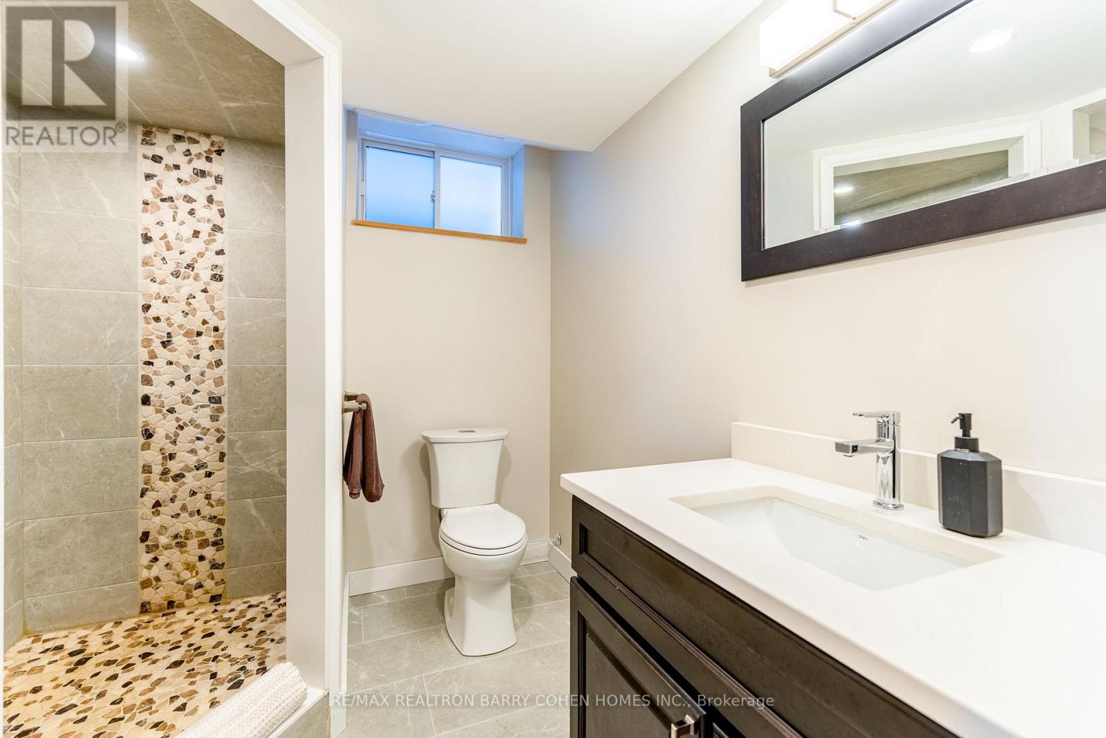 137 Jewel House Lane, Barrie (Innis-Shore), Ontario  L4N 6E1 - Photo 35 - S13030352