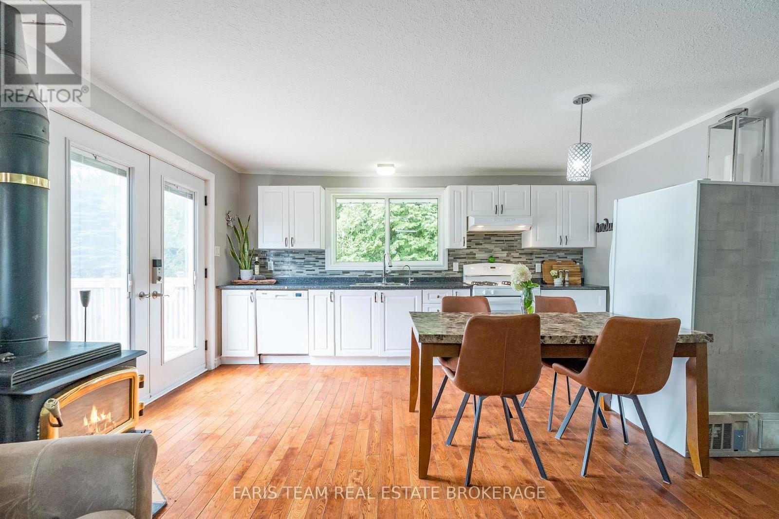 91 Park Street, Tay, Ontario  L0K 2A0 - Photo 7 - S13030430