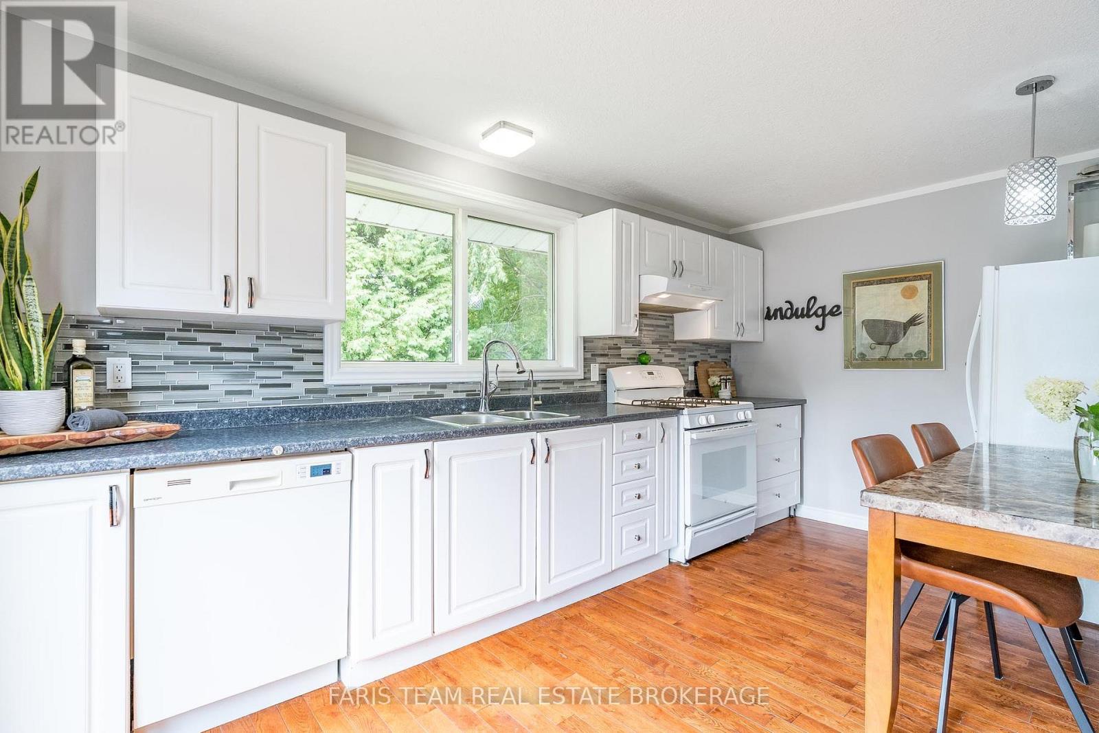 91 Park Street, Tay, Ontario  L0K 2A0 - Photo 8 - S13030430