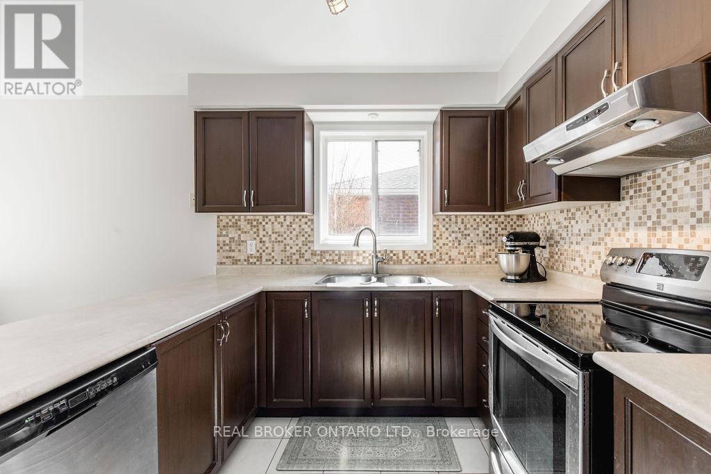 65 Benson Drive, Barrie, Ontario  L4N 7Y2 - Photo 15 - S13030578