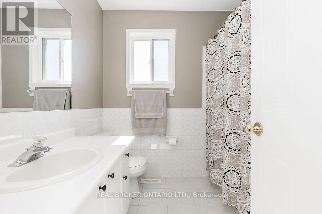 65 Benson Drive, Barrie, Ontario  L4N 7Y2 - Photo 34 - S13030578