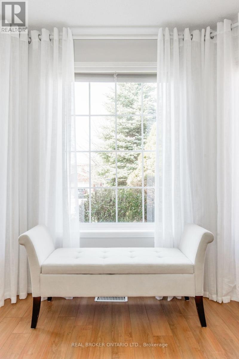 65 Benson Drive, Barrie, Ontario  L4N 7Y2 - Photo 6 - S13030578