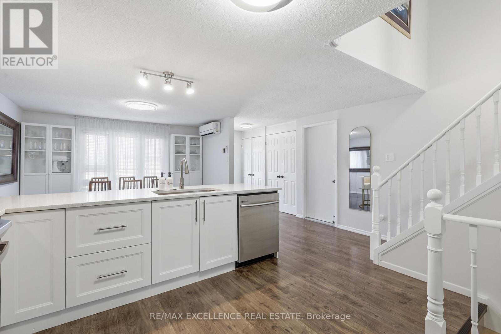 277 Nelson Street, Barrie, Ontario  L4M 5P6 - Photo 12 - S13030642