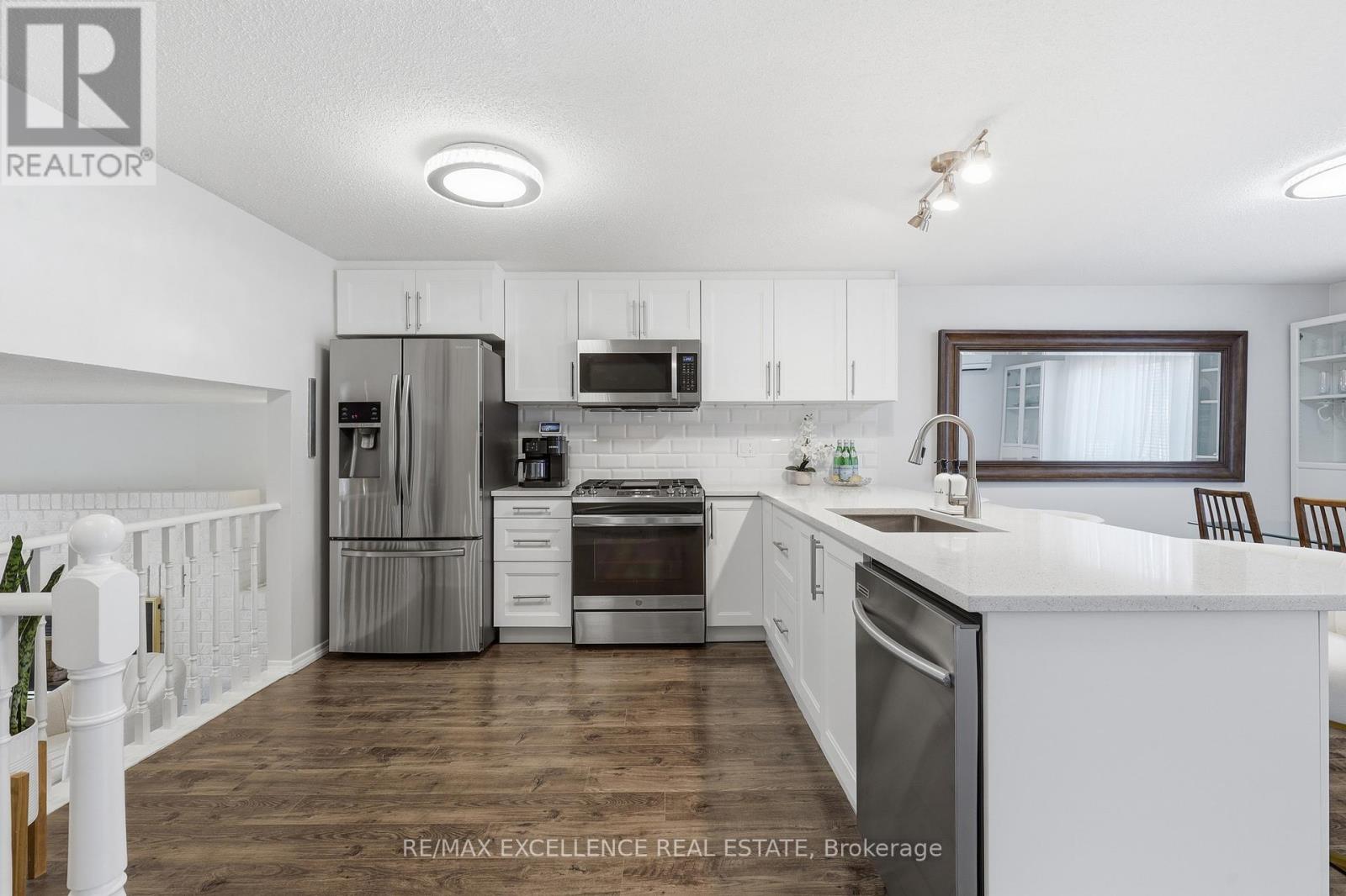 277 Nelson Street, Barrie, Ontario  L4M 5P6 - Photo 7 - S13030642