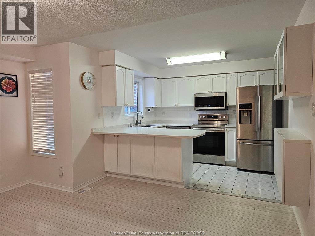 983 Peach Blossom Crescent, Windsor, Ontario  N9G 2S2 - Photo 6 - 26008909