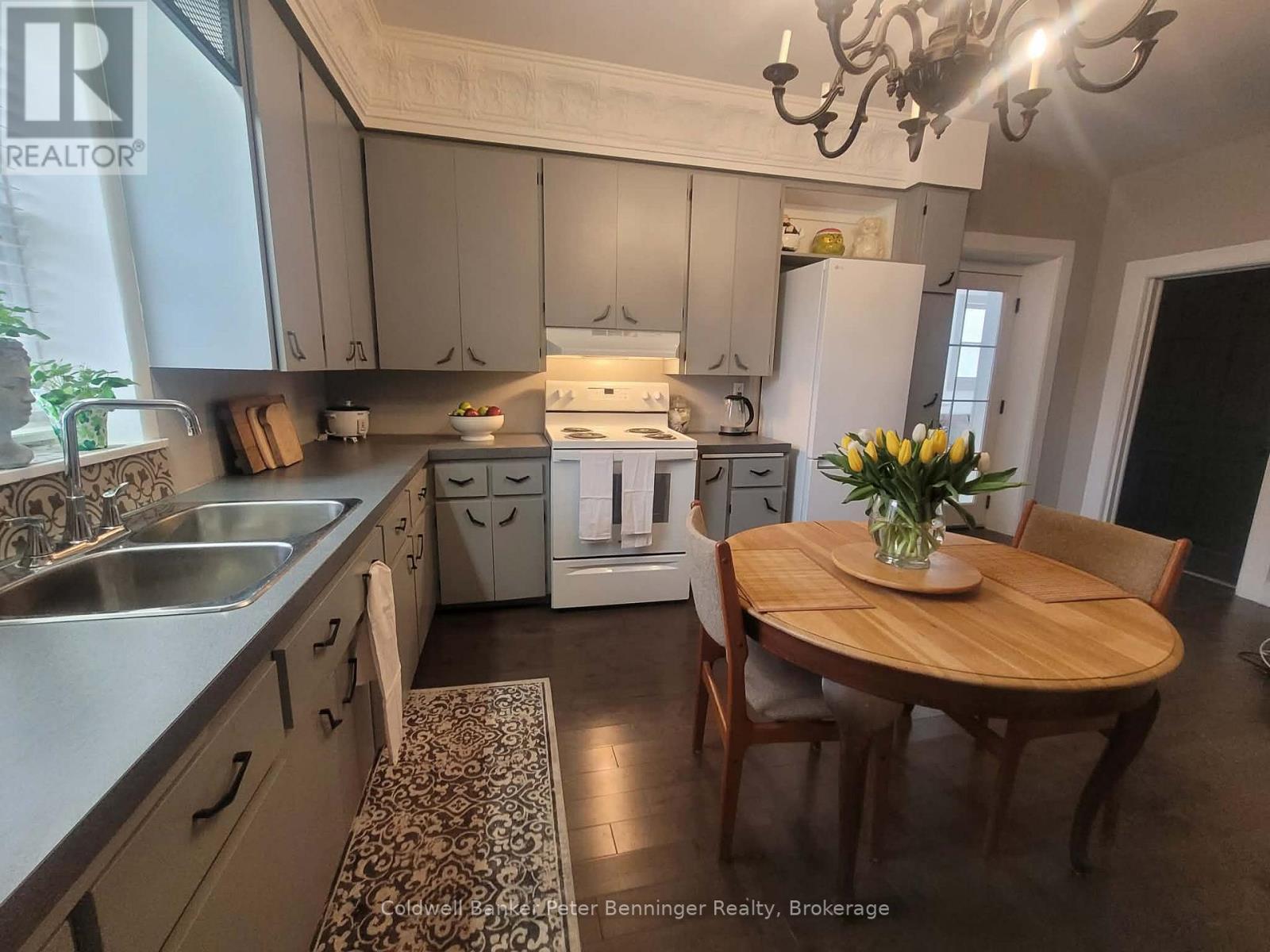 521 Mill Street, West Grey, Ontario  N0G 2M0 - Photo 12 - X12864336