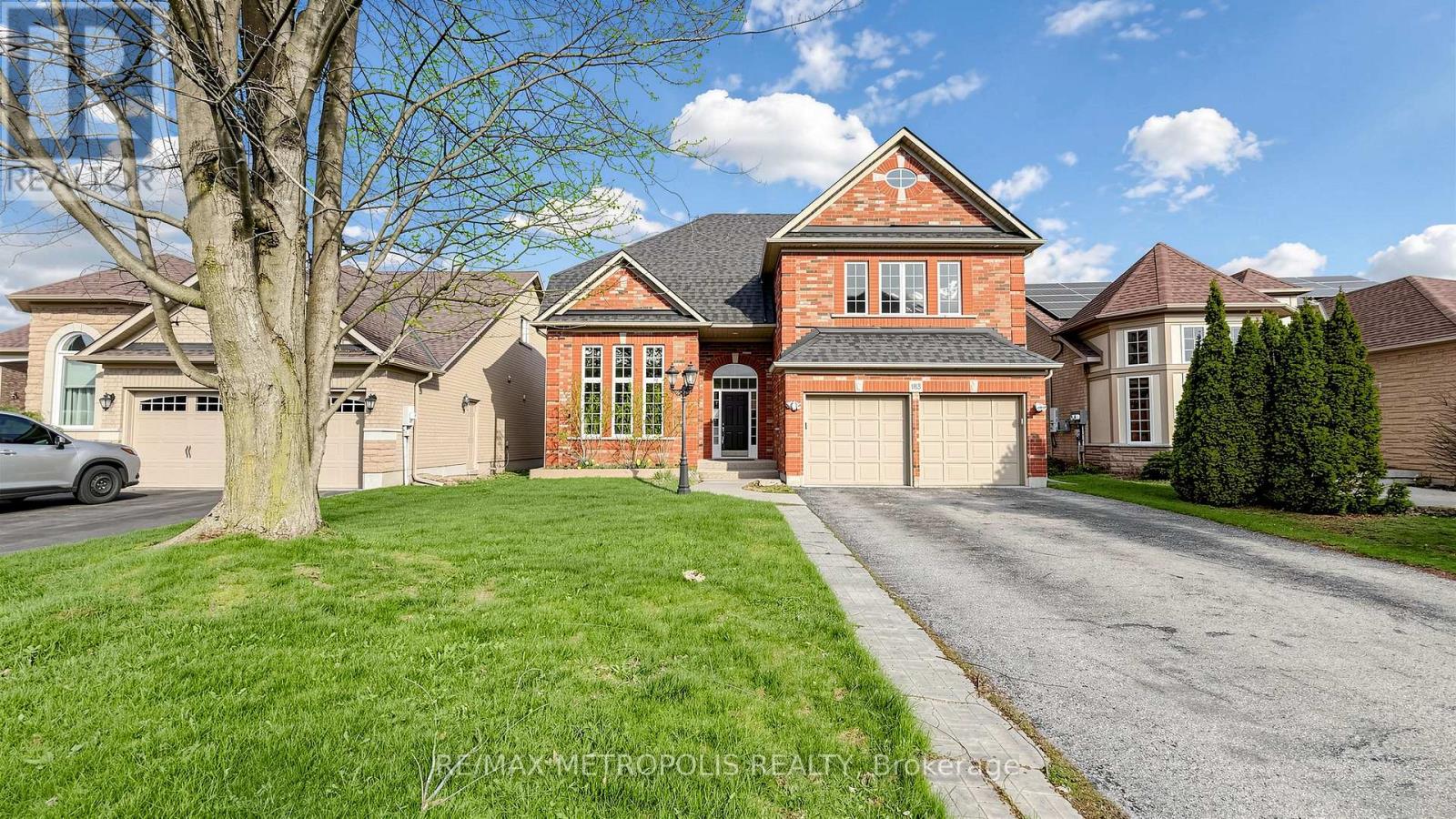 183 Valmont Court, Hamilton, Ontario  L9G 5A1 - Photo 2 - X13014066