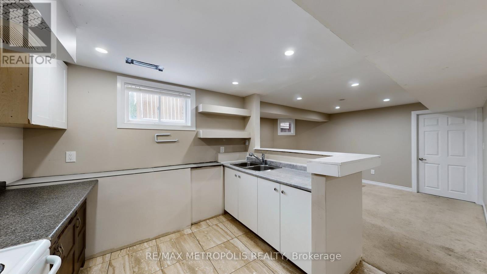 183 Valmont Court, Hamilton, Ontario  L9G 5A1 - Photo 37 - X13014066