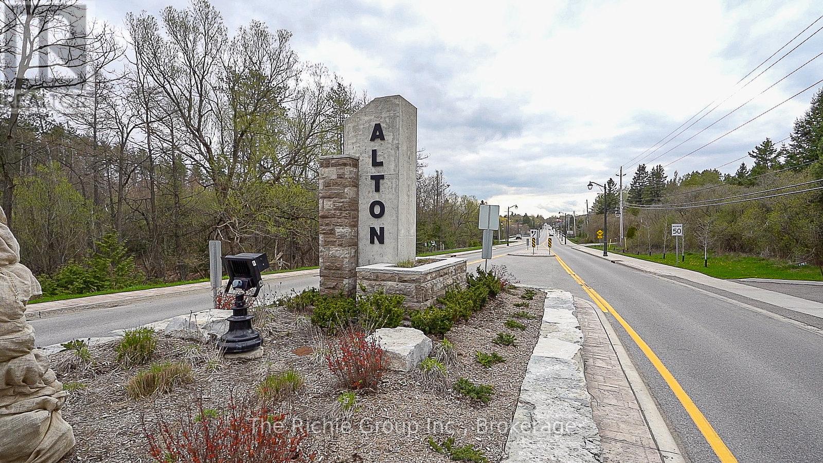 1532 Queen Street E, Caledon, Ontario  L7K 0C2 - Photo 4 - W13030376