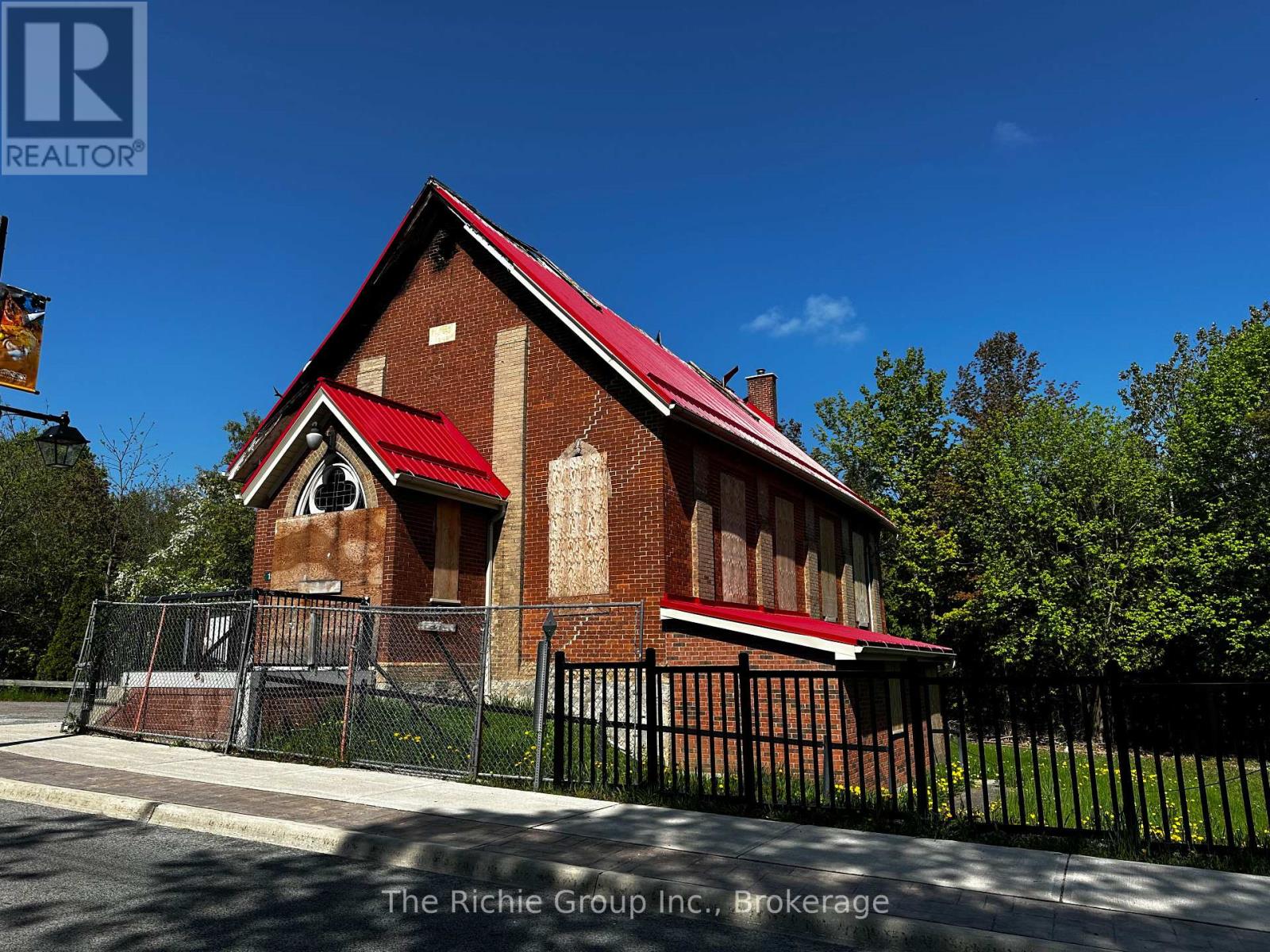 1532 Queen Street E, Caledon, Ontario  L7K 0C2 - Photo 7 - W13030376