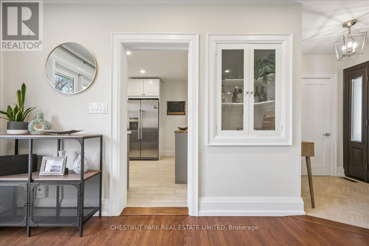 1613 Wembury Road, Mississauga, Ontario  L5J 2L8 - Photo 10 - W13030418