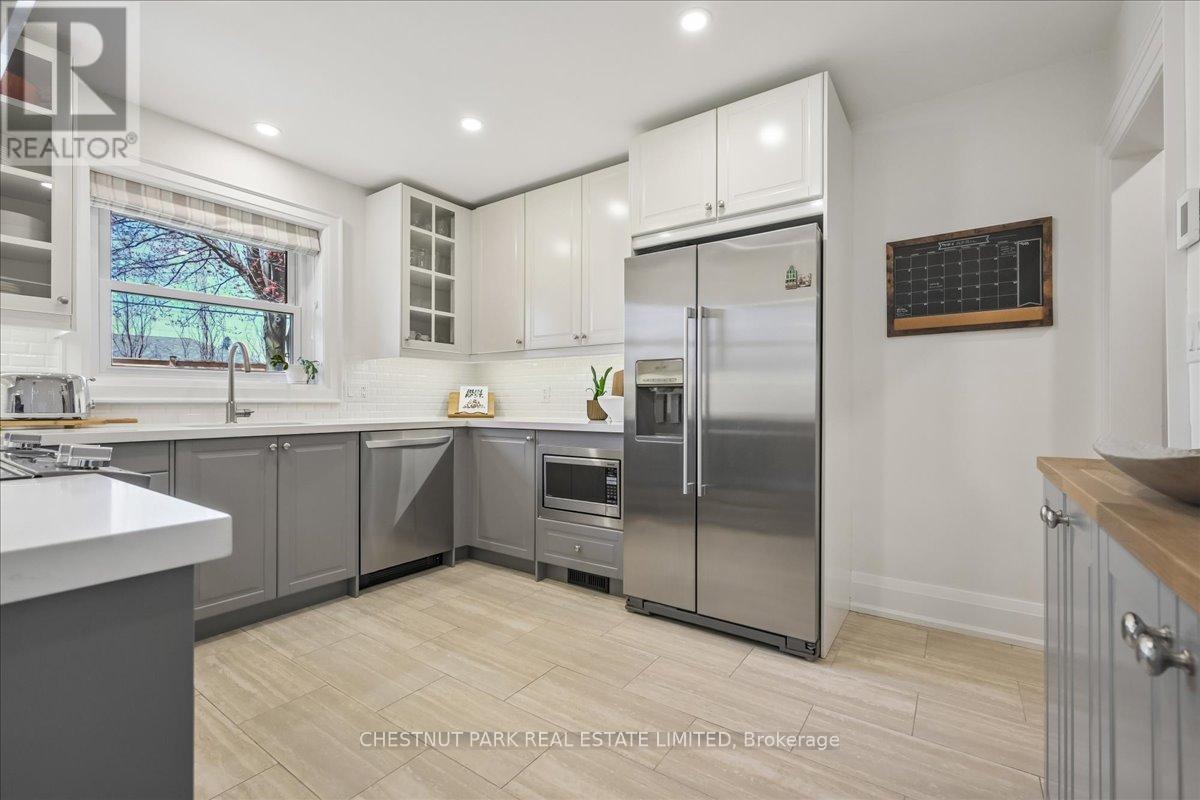 1613 Wembury Road, Mississauga, Ontario  L5J 2L8 - Photo 11 - W13030418