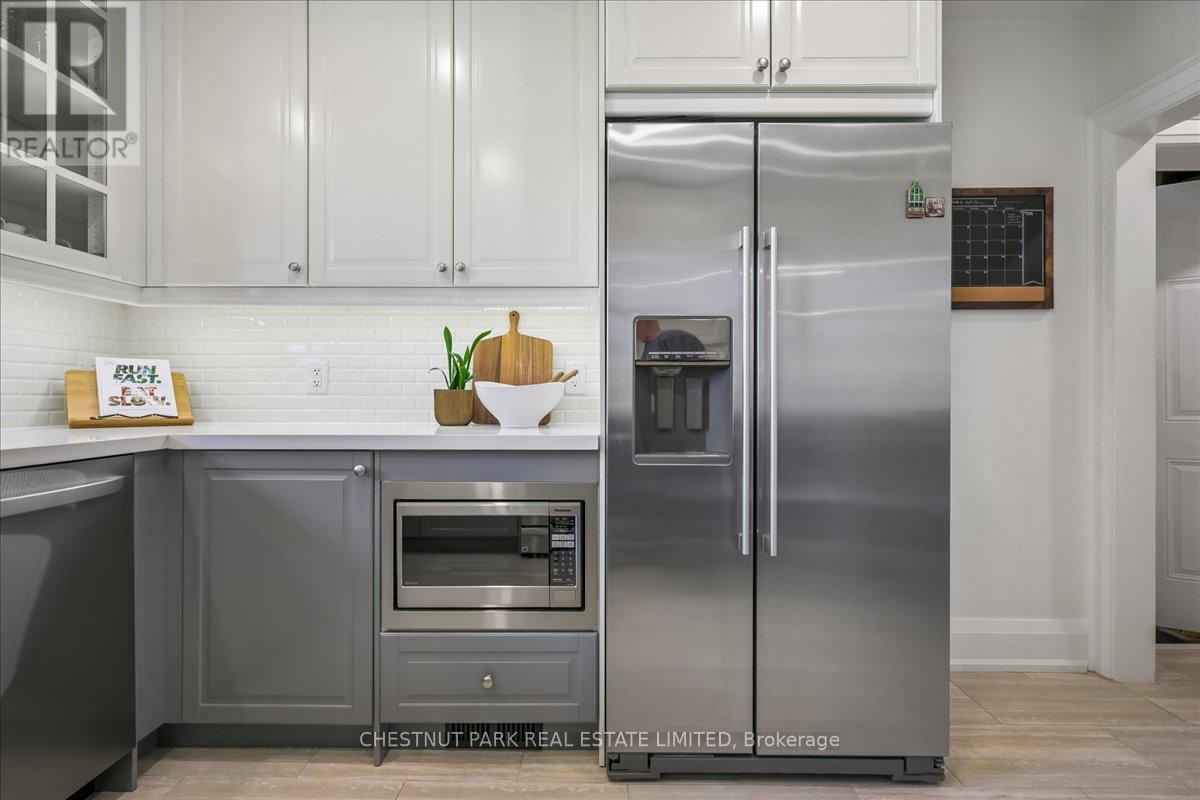 1613 Wembury Road, Mississauga, Ontario  L5J 2L8 - Photo 12 - W13030418