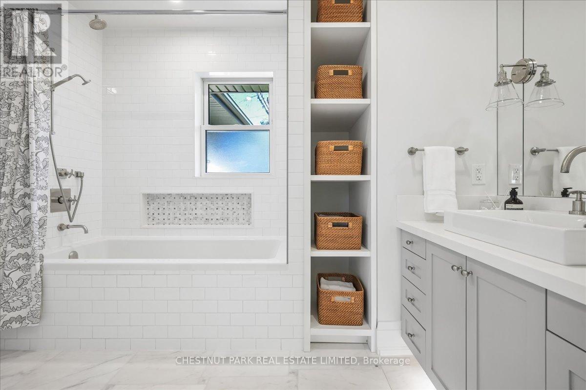 1613 Wembury Road, Mississauga, Ontario  L5J 2L8 - Photo 18 - W13030418