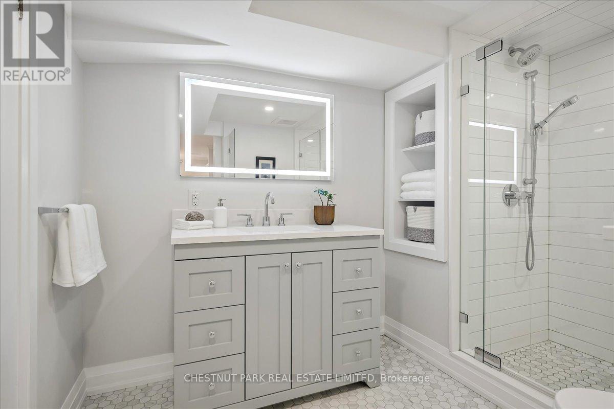 1613 Wembury Road, Mississauga, Ontario  L5J 2L8 - Photo 25 - W13030418