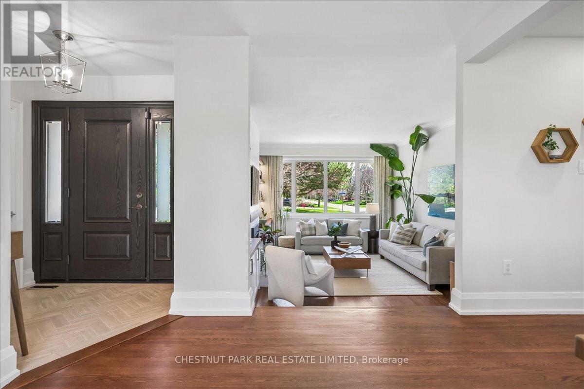 1613 Wembury Road, Mississauga, Ontario  L5J 2L8 - Photo 4 - W13030418