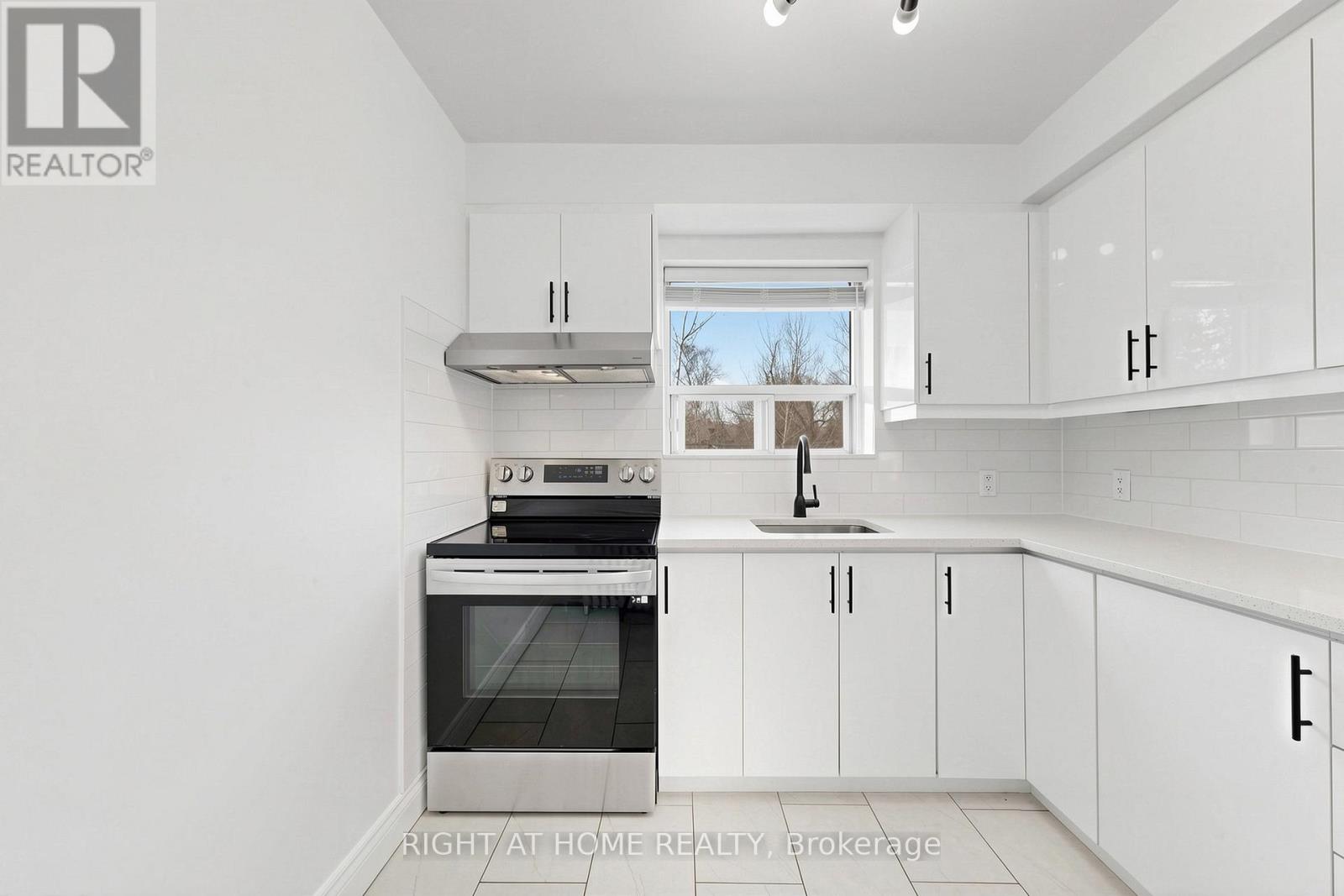 4 - 10 Wadsworth Avenue, Toronto, Ontario  M9N 2G2 - Photo 10 - W13030458