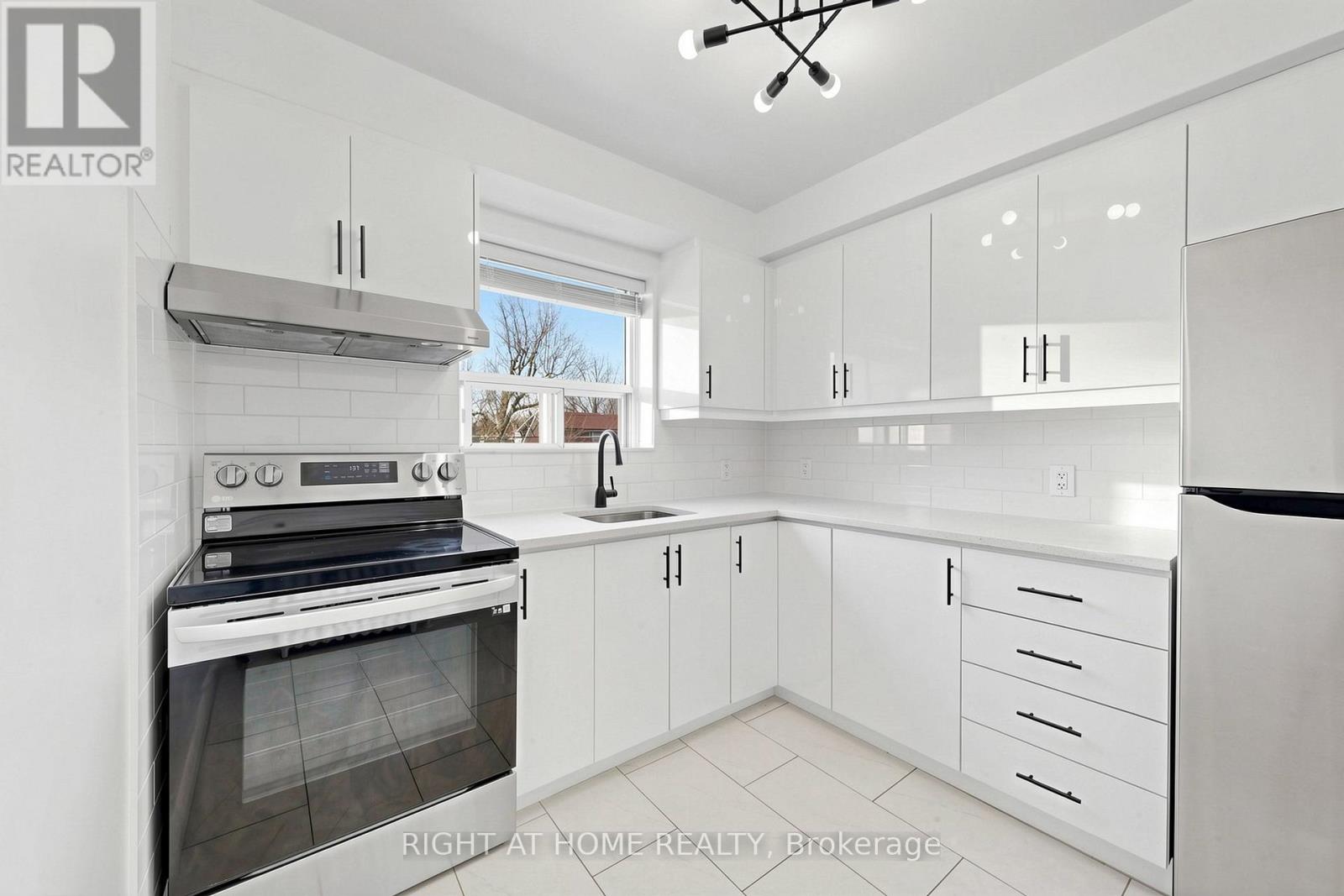 4 - 10 Wadsworth Avenue, Toronto, Ontario  M9N 2G2 - Photo 11 - W13030458