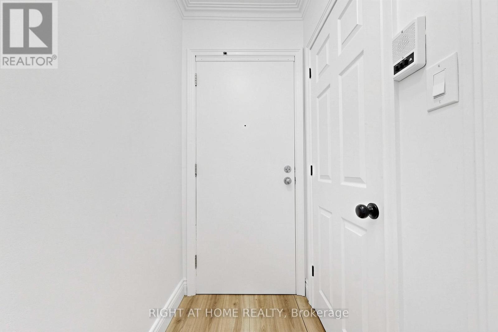 4 - 10 Wadsworth Avenue, Toronto, Ontario  M9N 2G2 - Photo 4 - W13030458