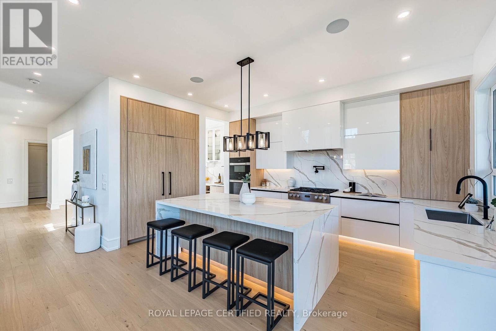 1404 Waverly Avenue Sw, Oakville, Ontario  L6L 2S3 - Photo 14 - W13030482