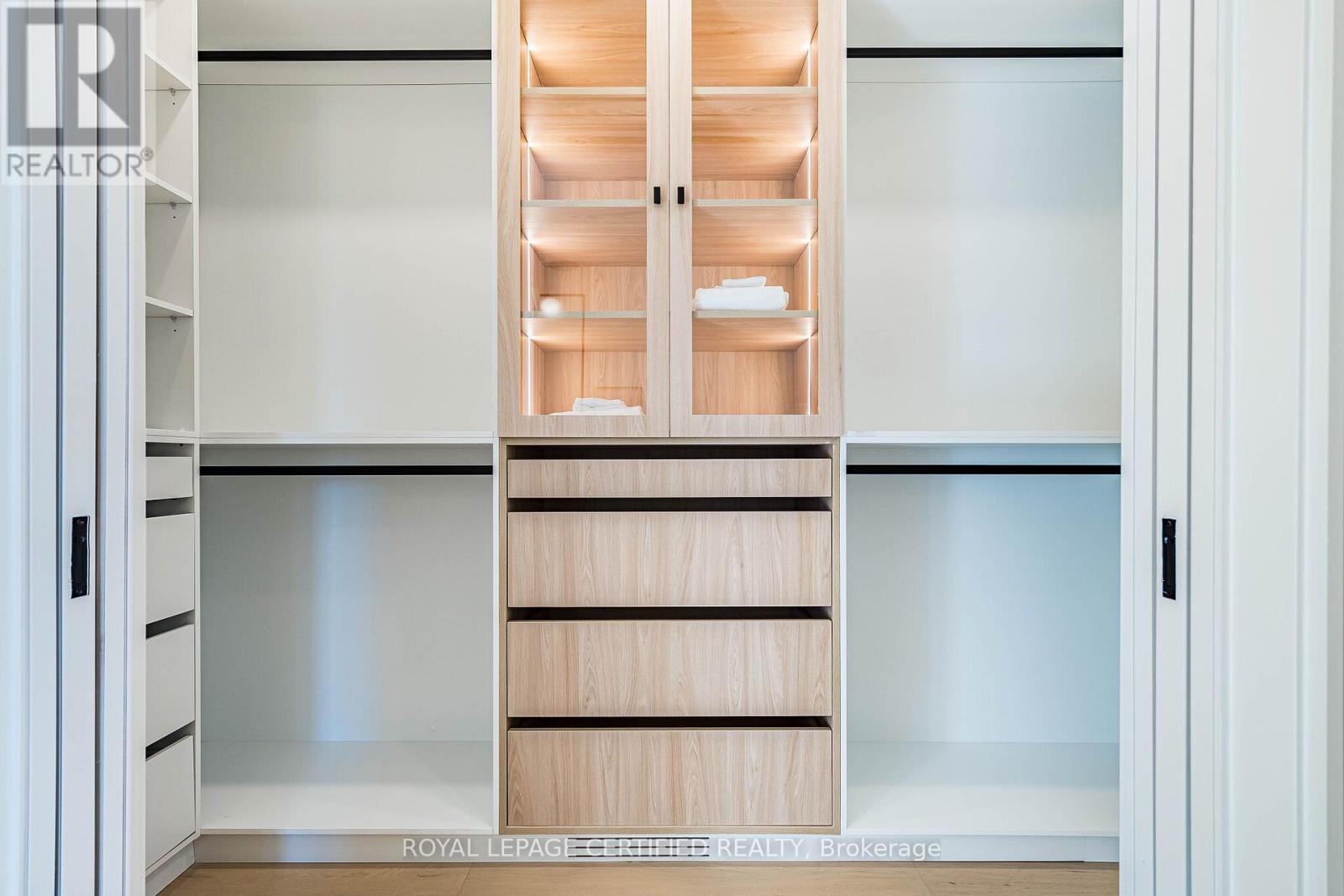 1404 Waverly Avenue Sw, Oakville, Ontario  L6L 2S3 - Photo 30 - W13030482