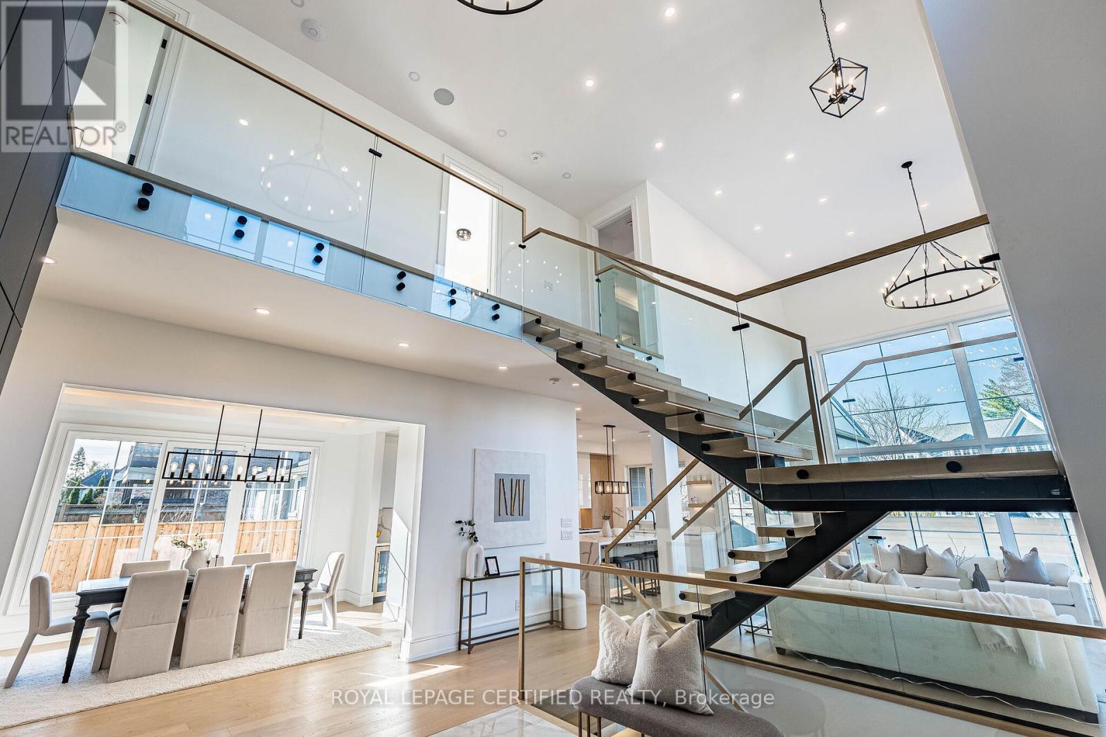 1404 Waverly Avenue Sw, Oakville, Ontario  L6L 2S3 - Photo 7 - W13030482