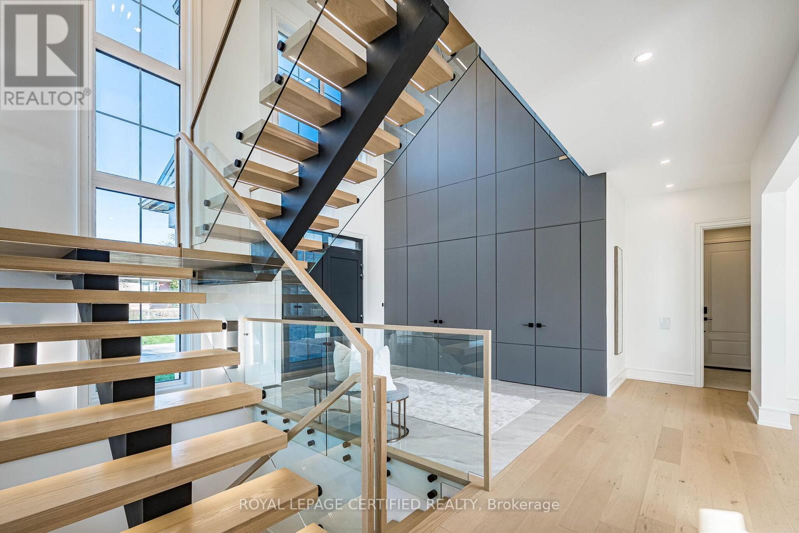 1404 Waverly Avenue Sw, Oakville, Ontario  L6L 2S3 - Photo 8 - W13030482