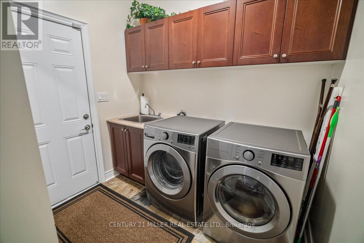 3400 Liptay Avenue, Oakville, Ontario  L6M 0M8 - Photo 15 - W13030602