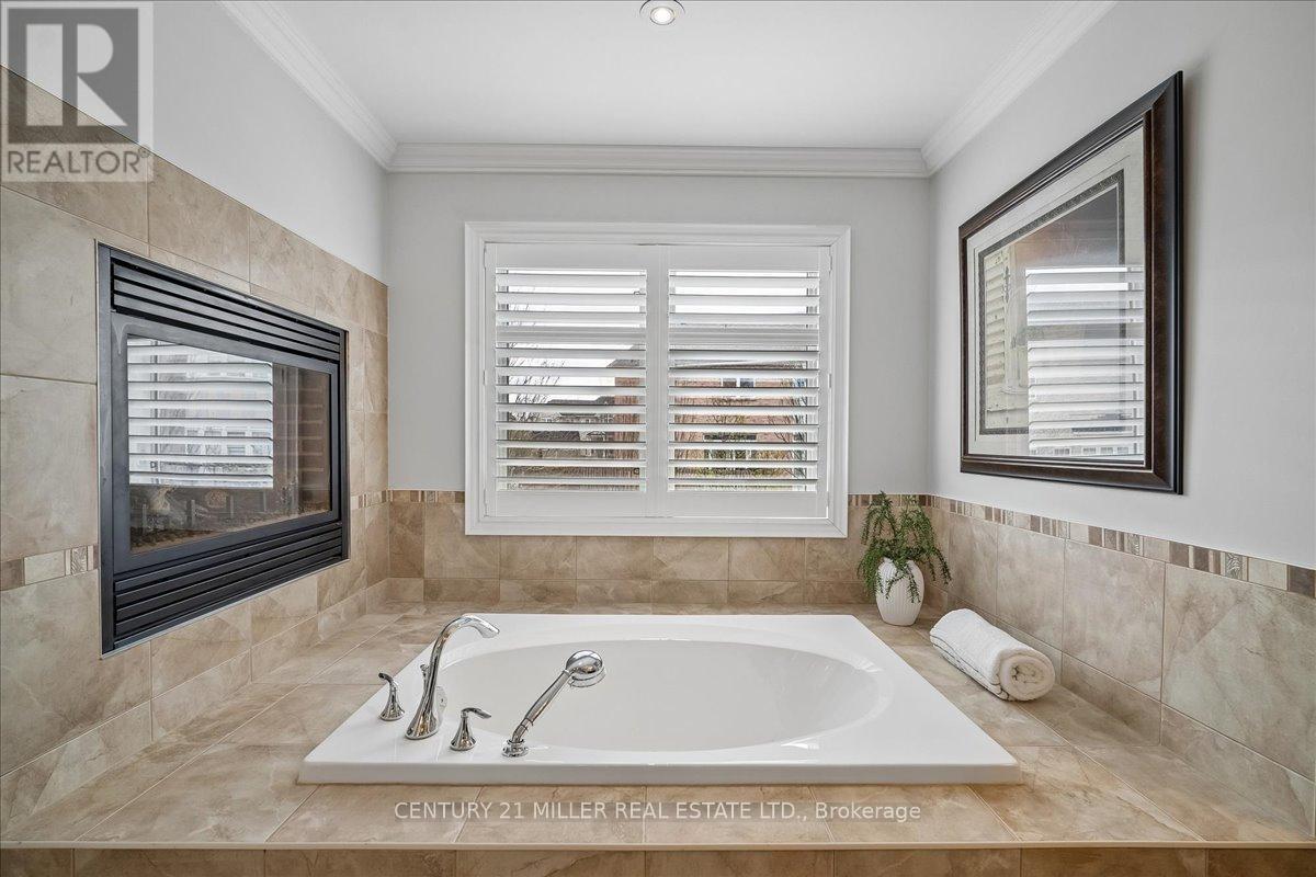 3400 Liptay Avenue, Oakville, Ontario  L6M 0M8 - Photo 20 - W13030602