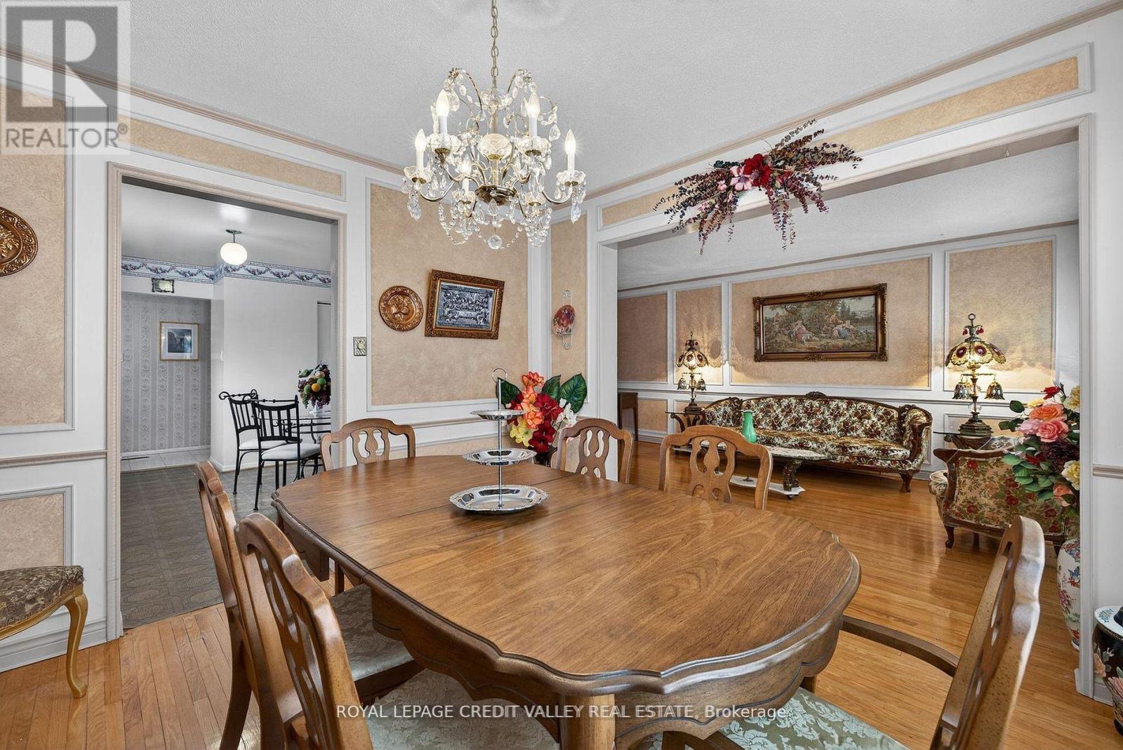 2305 Delkus Crescent, Mississauga, Ontario  L5A 1K8 - Photo 8 - W13030618