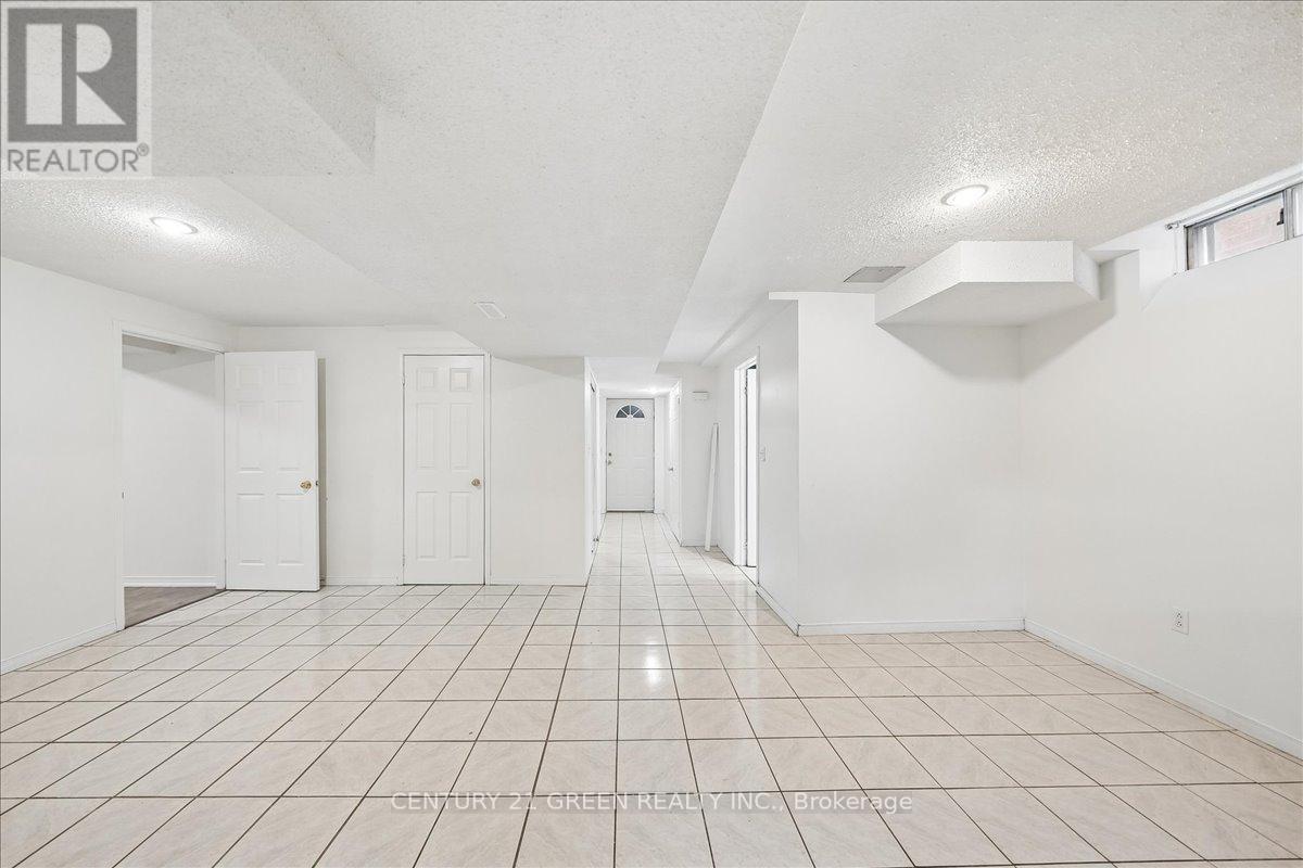 1031 Blueheron Boulevard, Mississauga, Ontario  L5V 2J8 - Photo 46 - W13030626