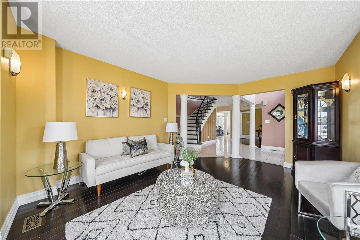 1031 Blueheron Boulevard, Mississauga, Ontario  L5V 2J8 - Photo 6 - W13030626