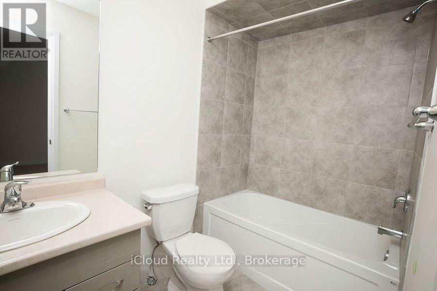 84 Fieldridge Crescent, Brampton, Ontario  L6R 0C2 - Photo 7 - W13030640