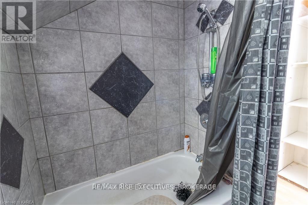 96 Drennan Street, Kingston, Ontario  K7K 2S3 - Photo 14 - X13030672