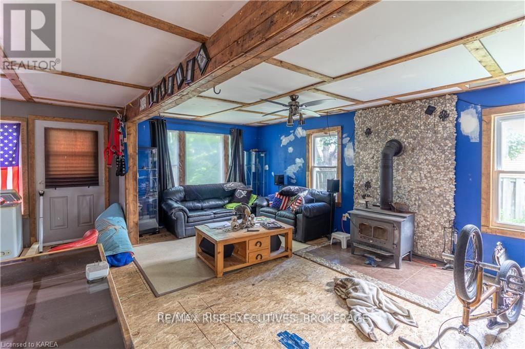 96 Drennan Street, Kingston, Ontario  K7K 2S3 - Photo 2 - X13030672