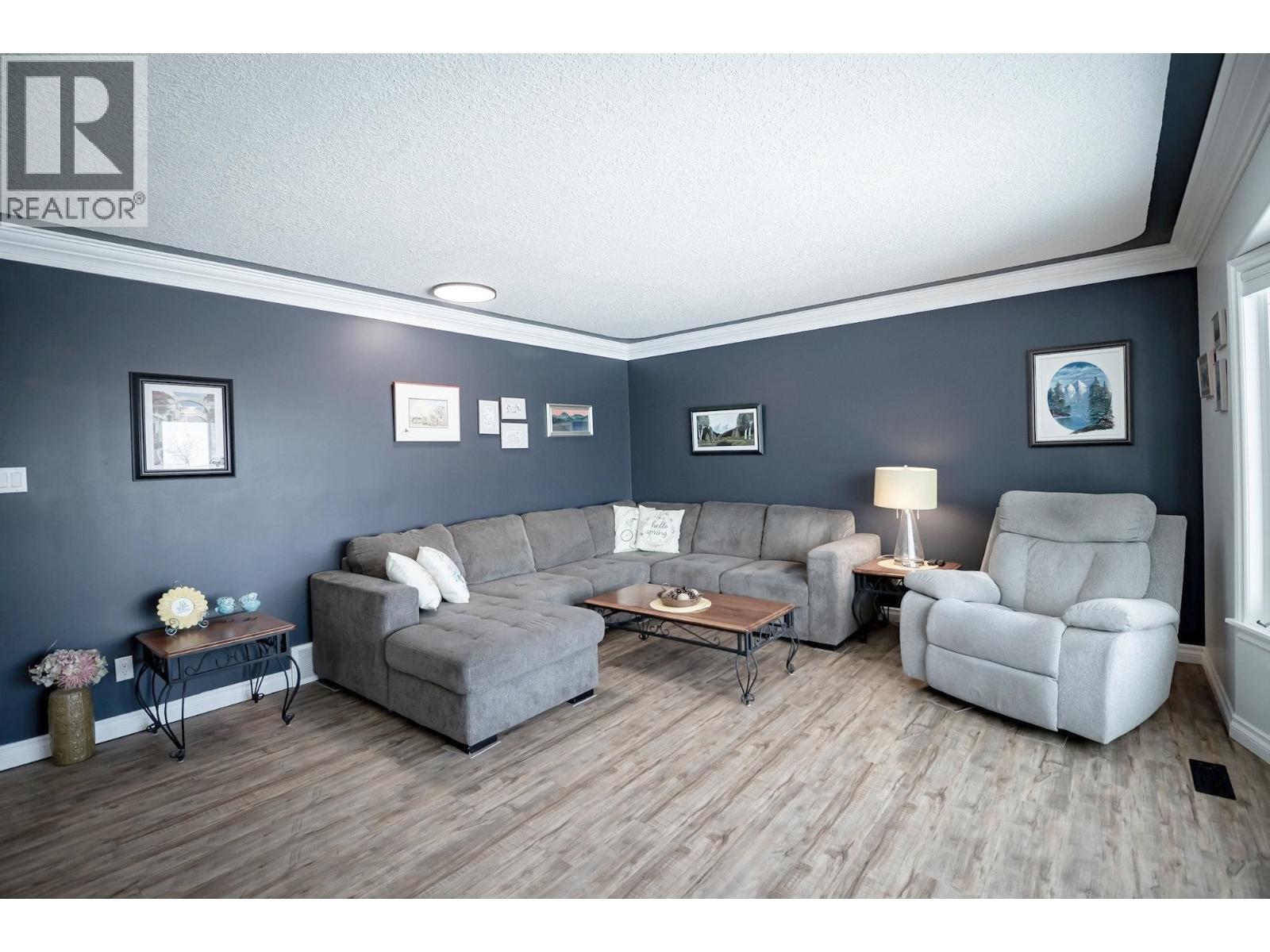 12903 Agnes Lane, Charlie Lake, British Columbia  V0C 1H0 - Photo 13 - R3113528