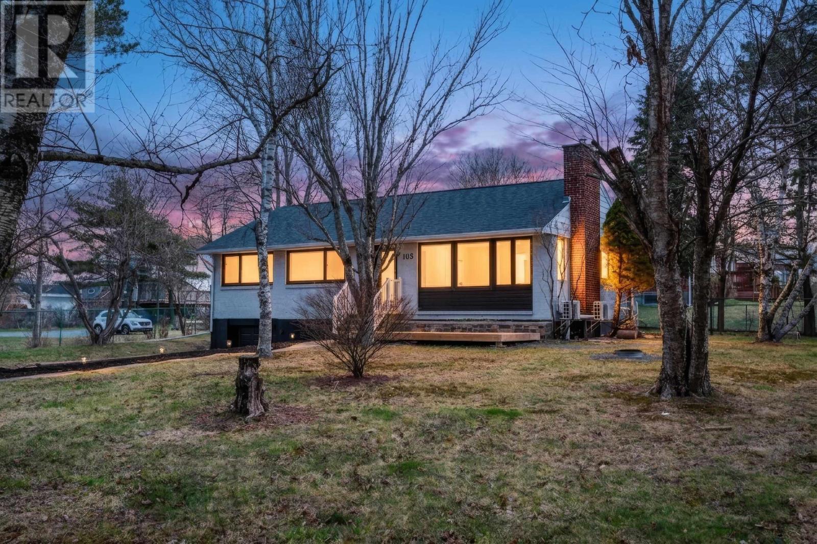 105 Woodlawn Road, Dartmouth, Nova Scotia  B2W 2S6 - Photo 2 - 202608239