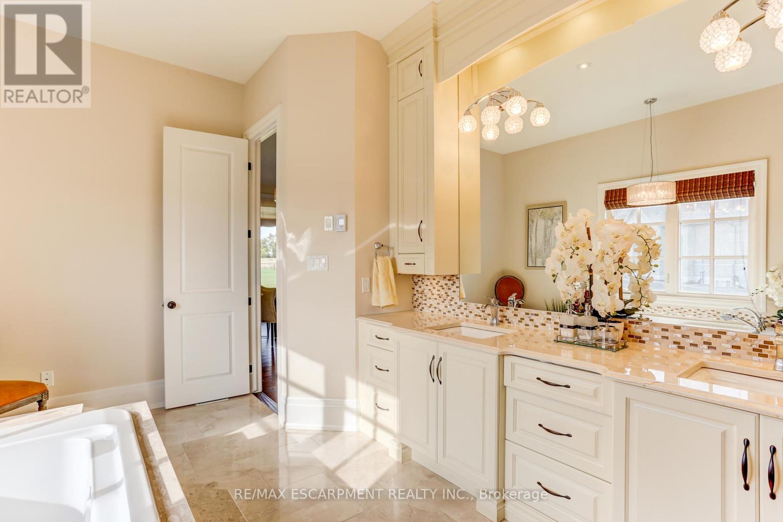 55 Tews Lane, Hamilton, Ontario  L9H 7N4 - Photo 32 - X13030318