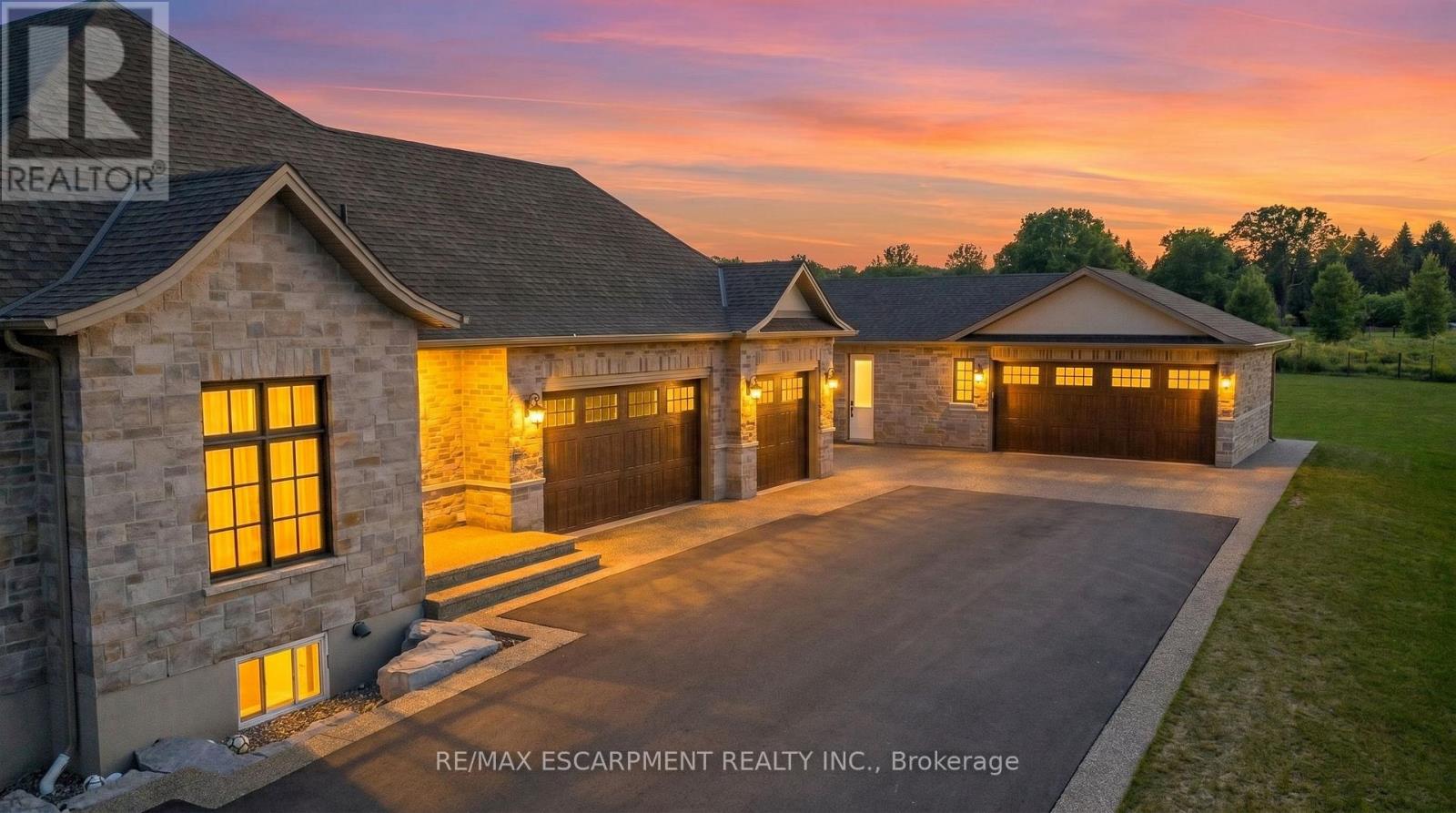 55 Tews Lane, Hamilton, Ontario  L9H 7N4 - Photo 45 - X13030318