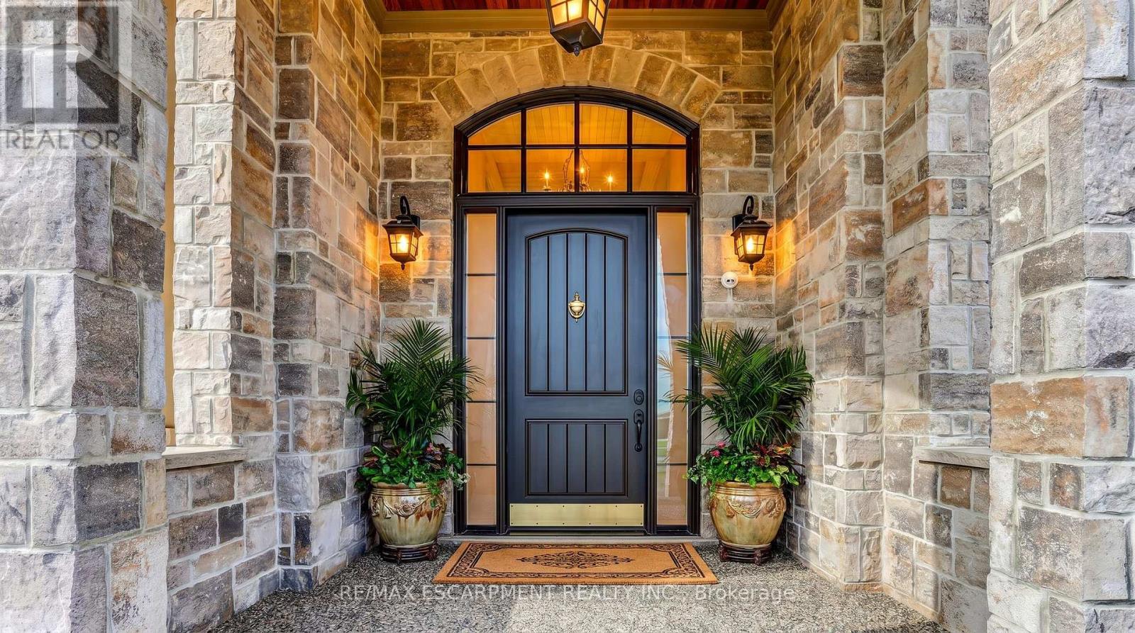 55 Tews Lane, Hamilton, Ontario  L9H 7N4 - Photo 5 - X13030318