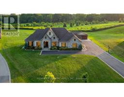 55 TEWS LANE, Hamilton, Ontario